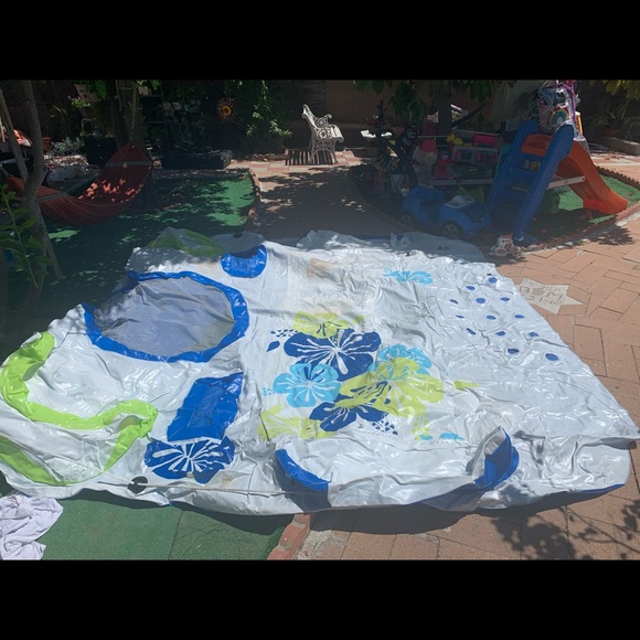 HUGE FLOATING ISLAND - Picture 3 of 4